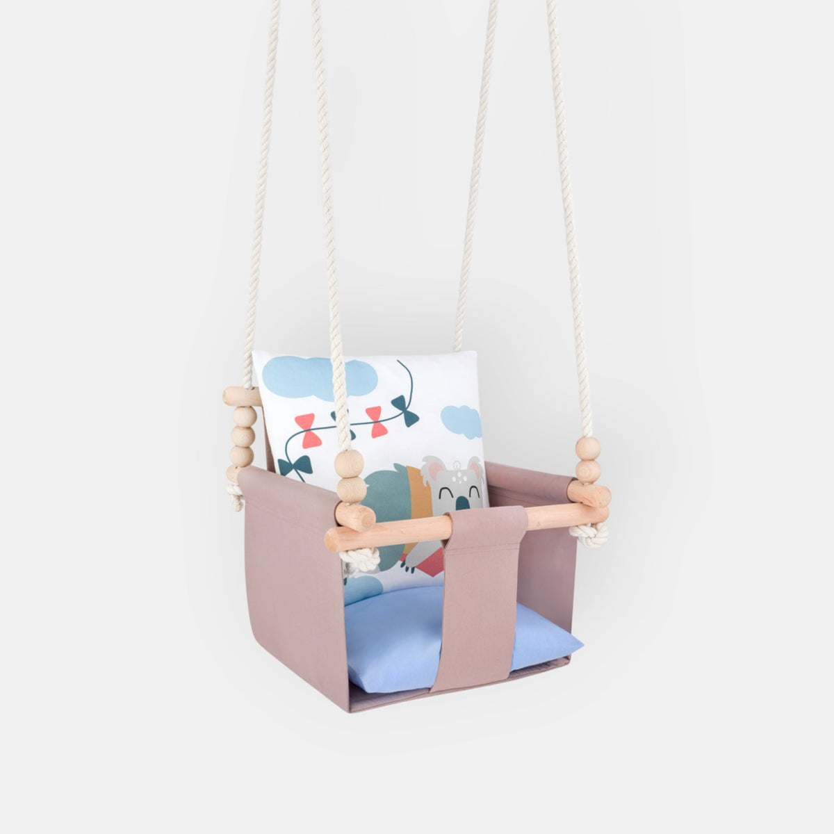 Babyschaukel mit doppelseitigen Baumwollkissen Koala-Motiv, Vorderansicht mit Stange und Holzperlen