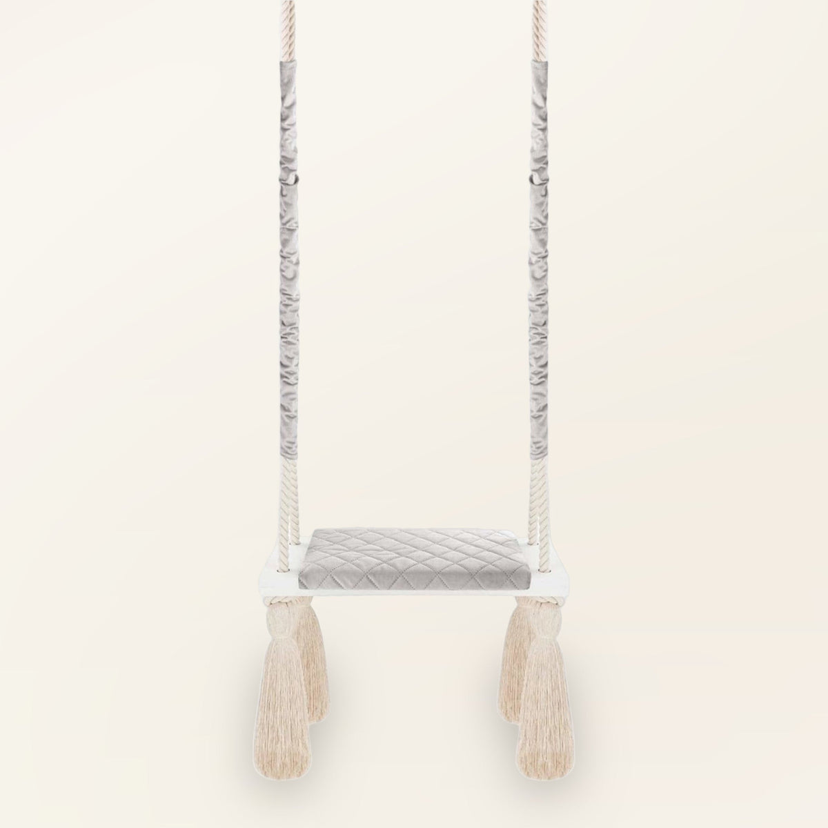 Balançoire enfant intérieur bois massif corde coton gris clair, vue de face avec coussin d'assise matelassé