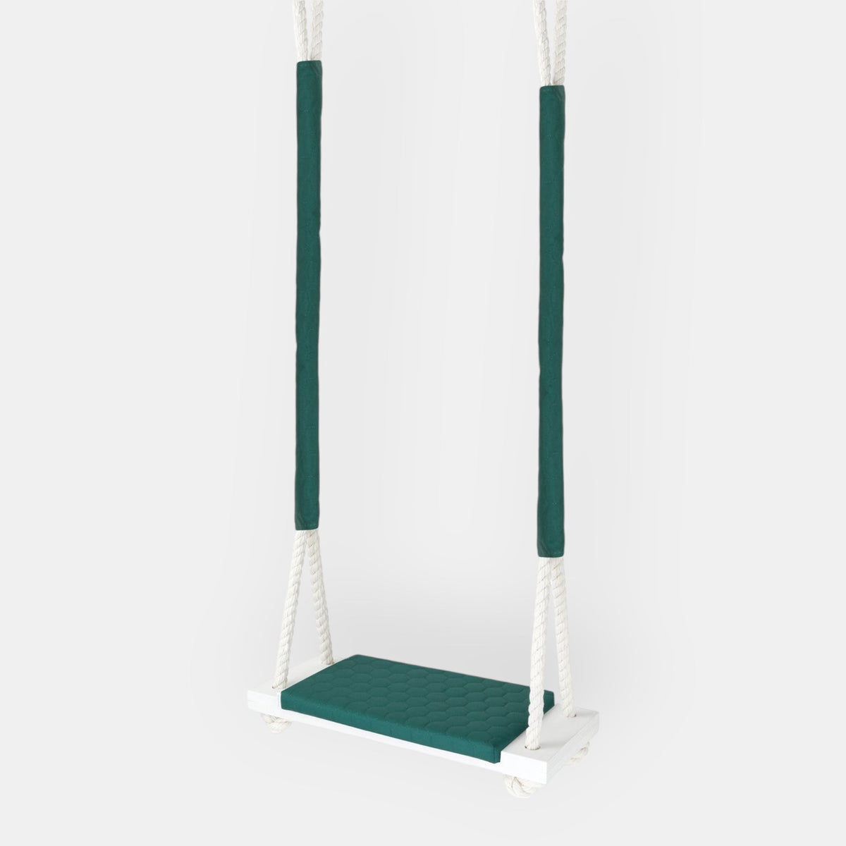 Balançoire bois extérieur imperméable enfant vert foncé - Jardin, vue de face sur fond blanc avec coussin matelassé sur la